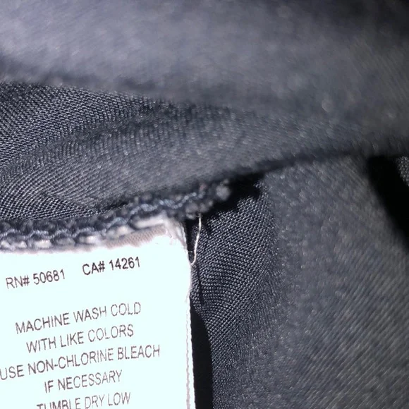 Greys anatomy scrub top size medium - Picture 3 of 4